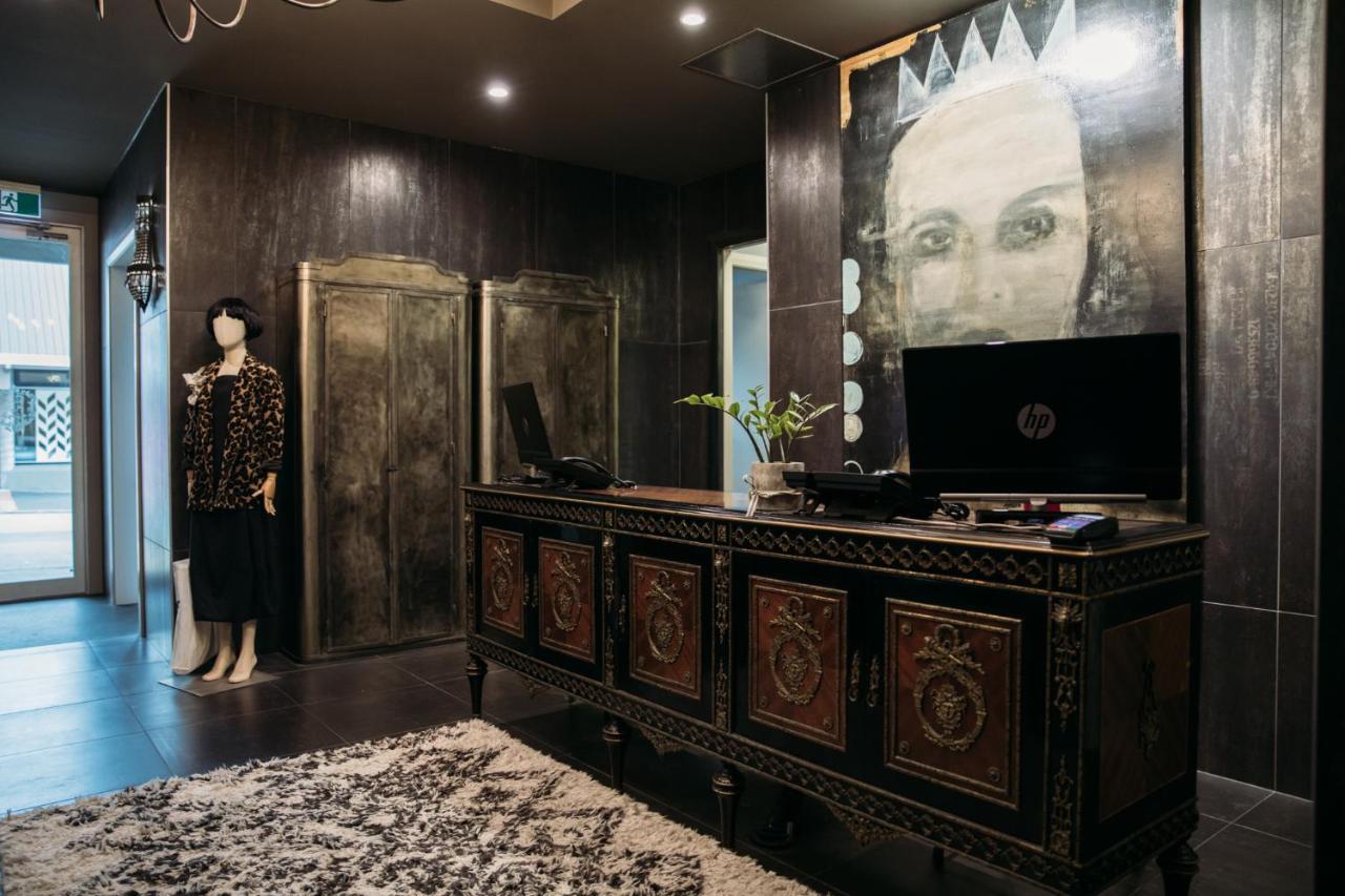 King And Queen Hotel