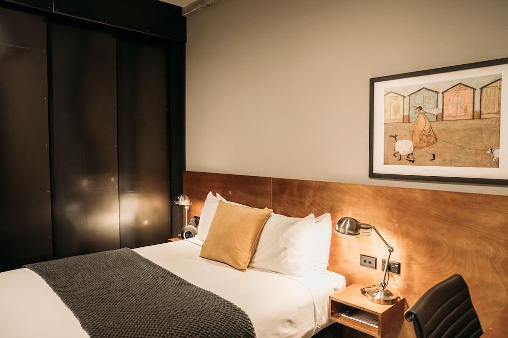 King And Queen Hotel